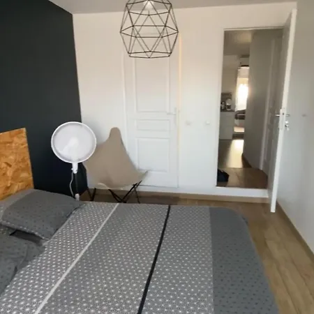 Séjour chez l'habitant De 4 Proche Plage, Tram Et Aeroport Nice