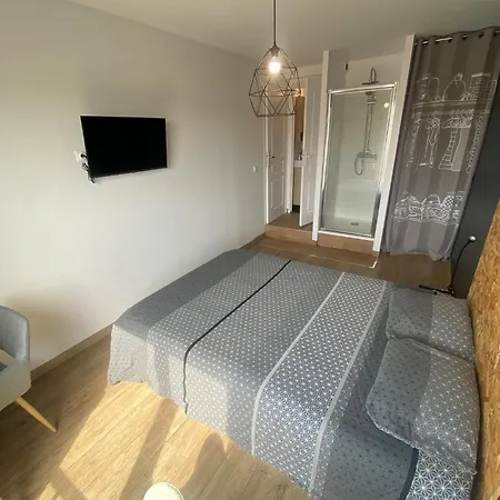 De 4 Proche Plage, Tram Et Aeroport Privat bolig Nice