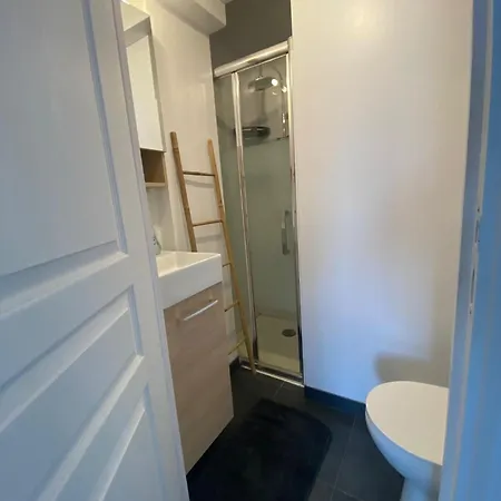 Privat bolig De 4 Proche Plage, Tram Et Aeroport *