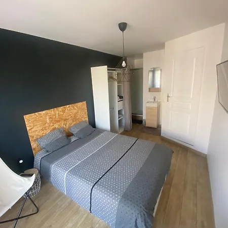 De 4 Proche Plage, Tram Et Aeroport